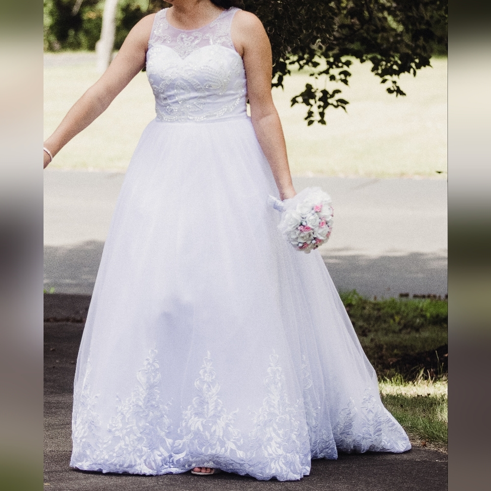 Sleeveless Sleeve Tulle Lace Weddig Dress